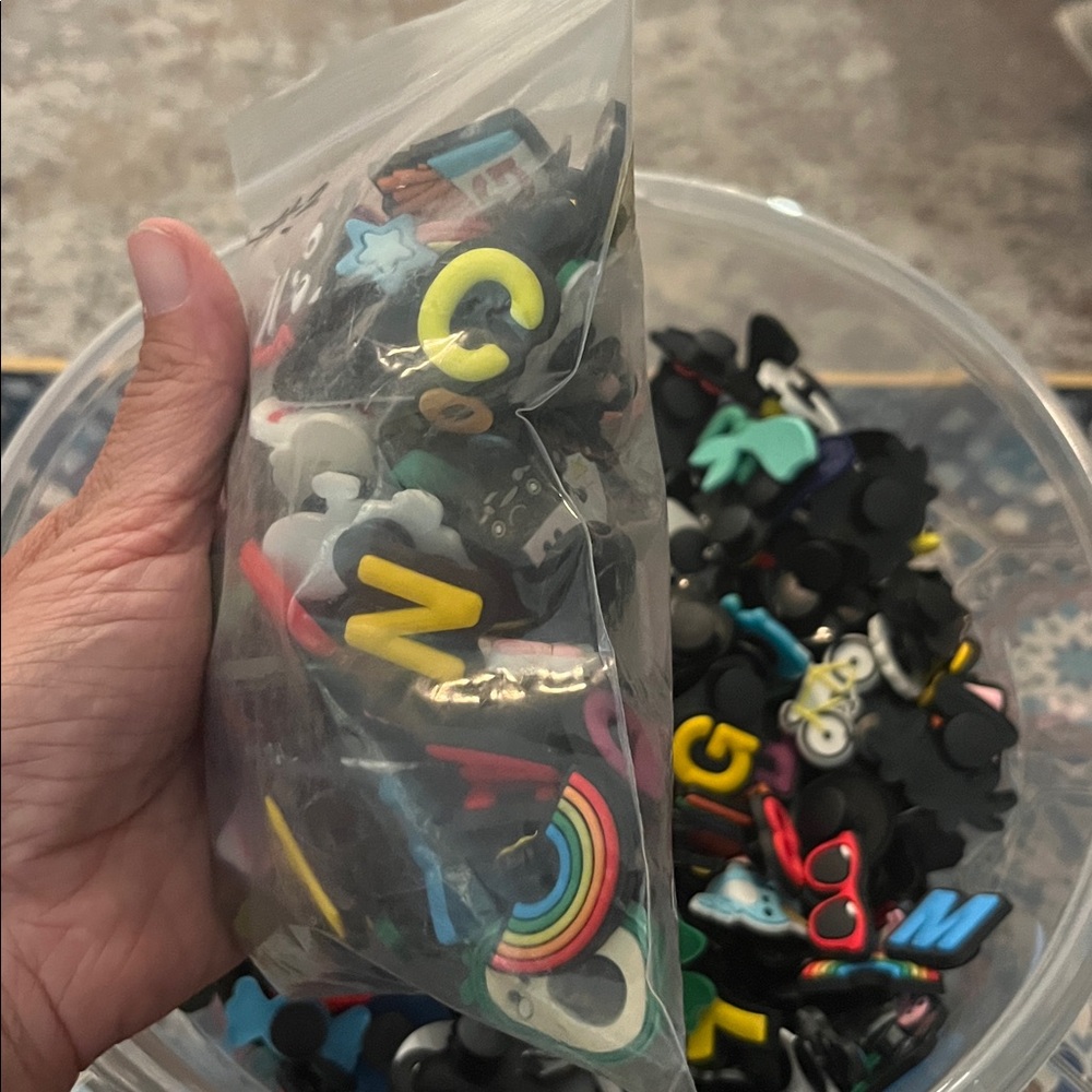 NWT JIBBITZ Mystery Bundle of 100 - Picture 3 of 4